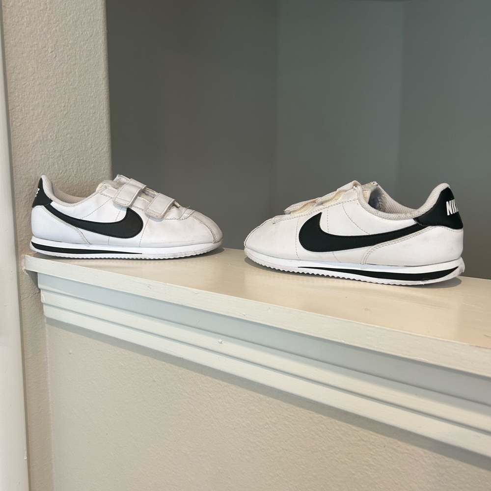 Nike Cortez Basic SL PSV 904767- 102 Athletic Casual Sneaker Shoes Boys Size 3Y